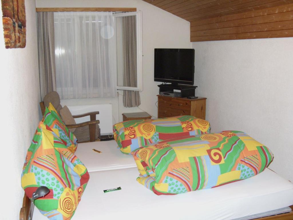 Hotel Pez Ault Disentis Habitación foto
